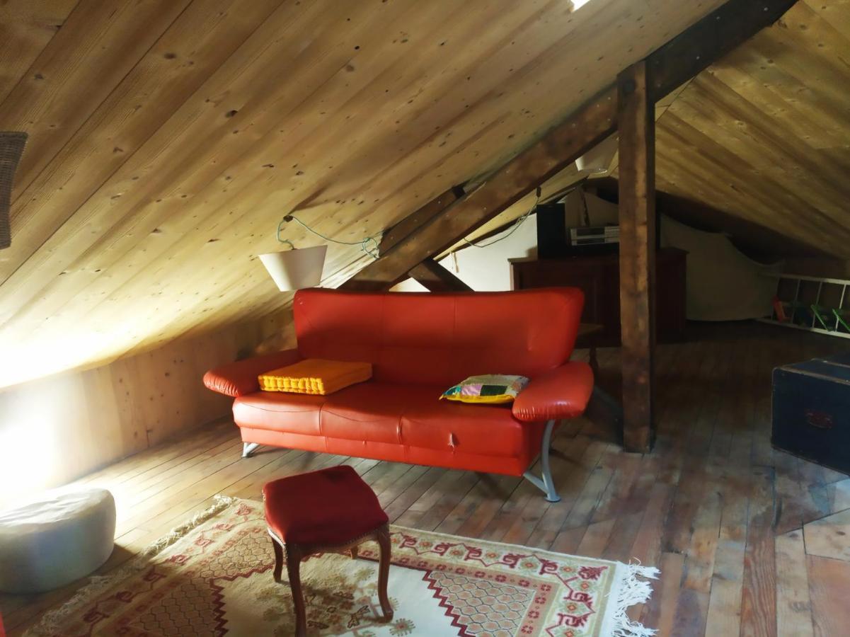 La Maison Rouge - Backpacker Hostel Saint-Etienne  Eksteriør billede