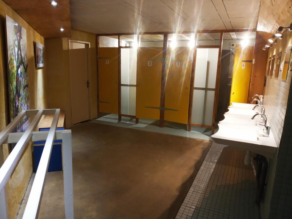 La Maison Rouge - Backpacker Hostel Saint-Etienne  Eksteriør billede